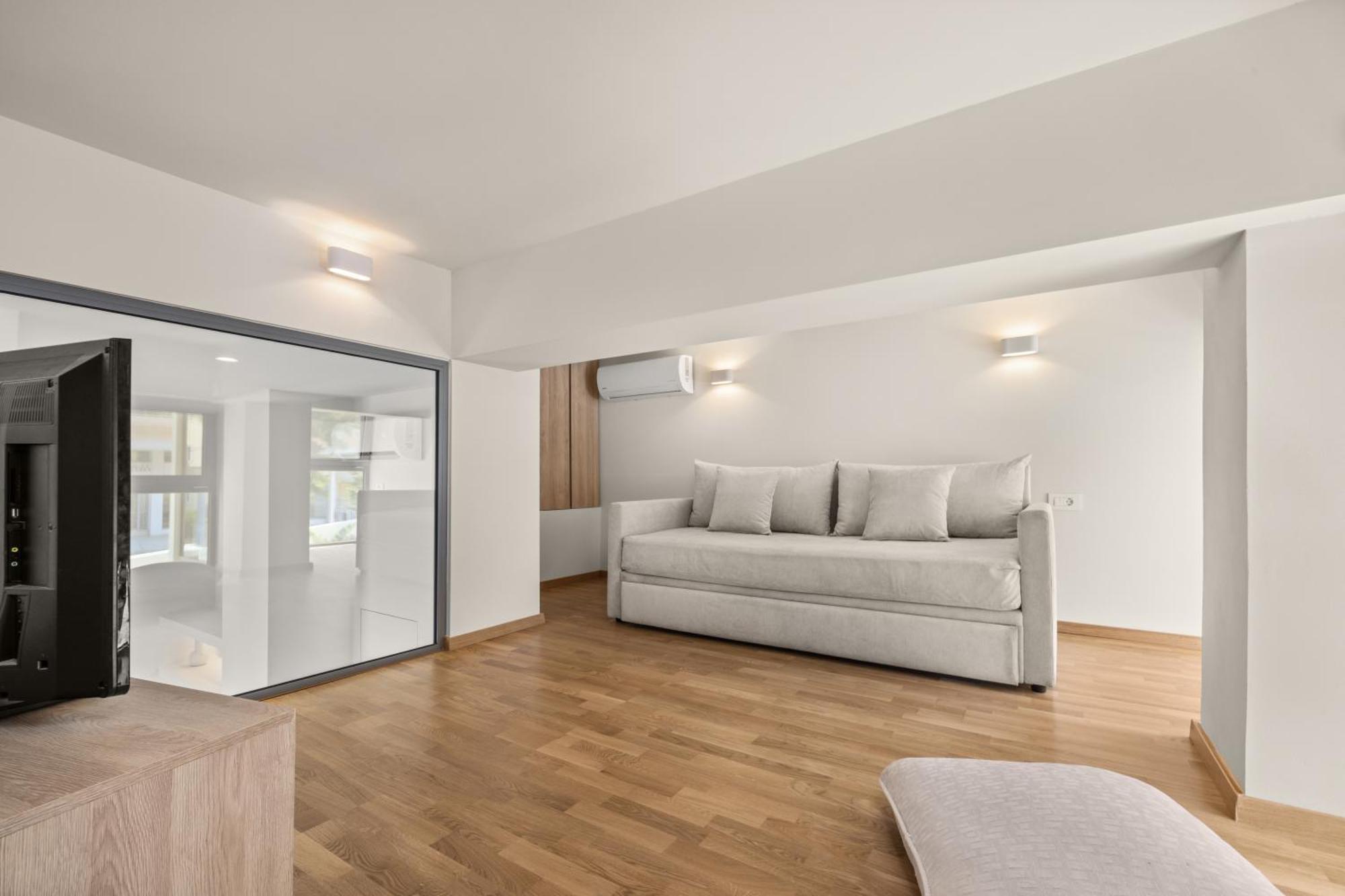 Luxury In Simplicity , Nature's Touch , Mezzanine Lejlighed